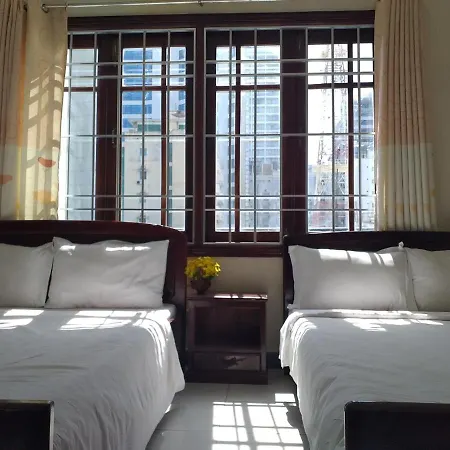 Happy House Or Aquatic Ocean Hotel - 64 Tran Phu Street